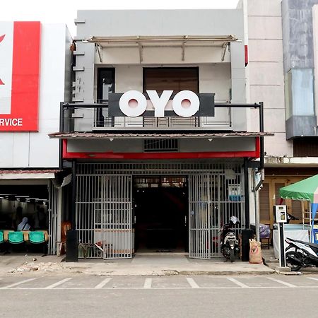 Oyo 1191 Monalisa Residence And Cafe Padang  Luaran gambar