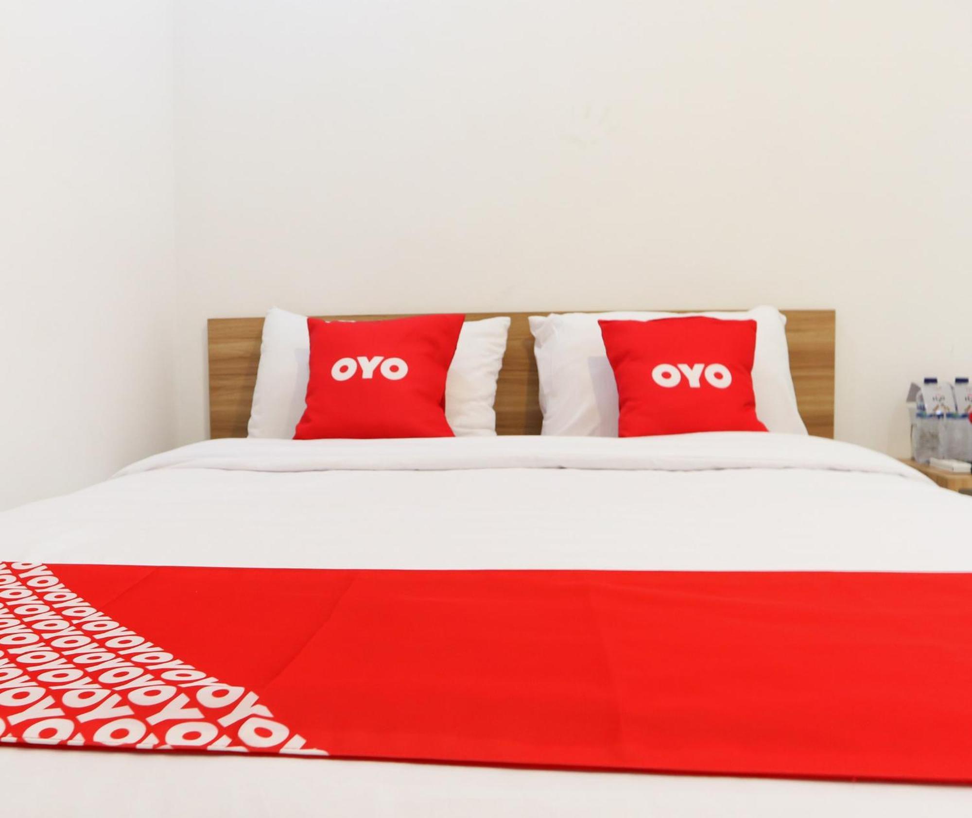 Oyo 1191 Monalisa Residence And Cafe Padang  Luaran gambar
