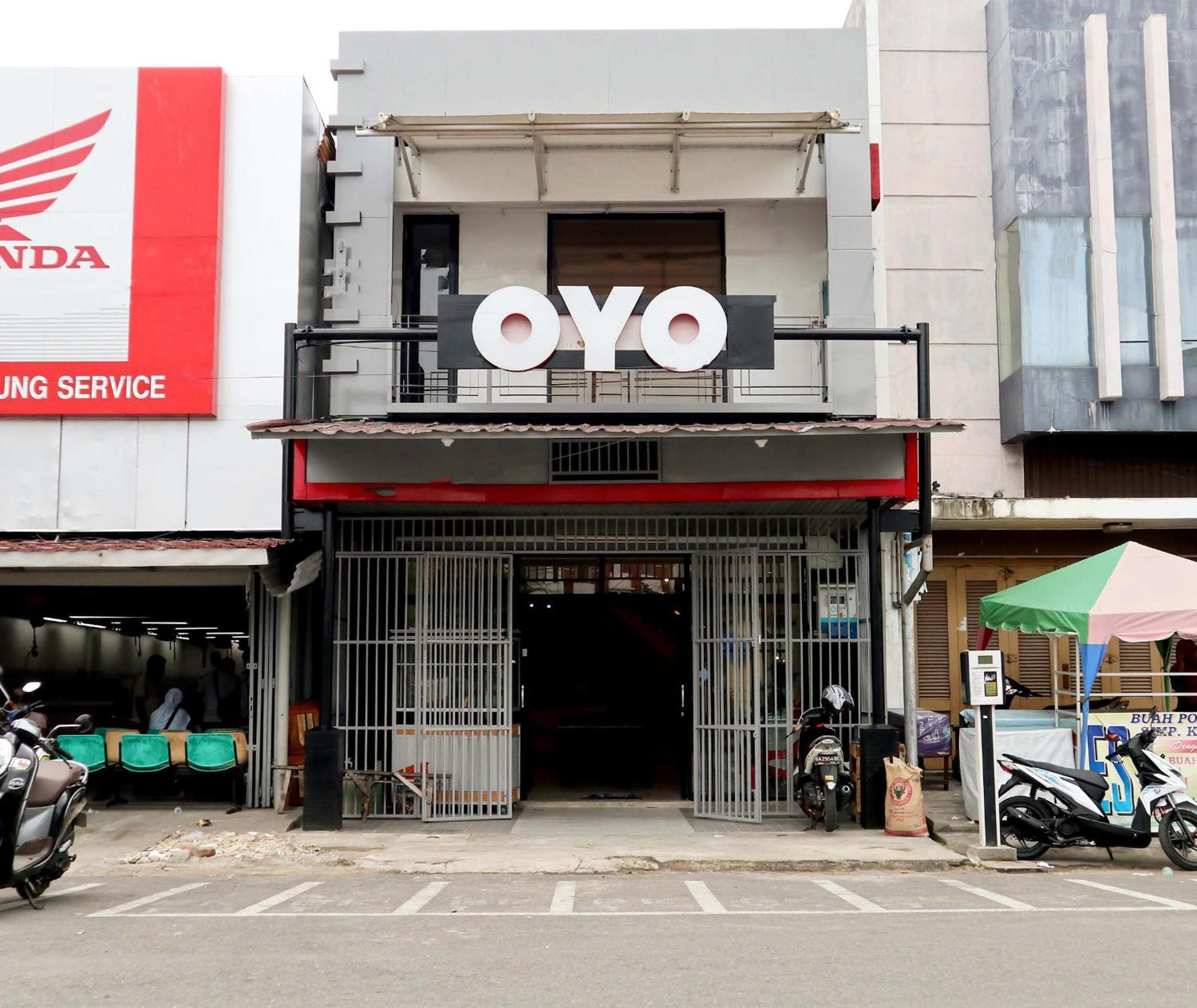 Oyo 1191 Monalisa Residence And Cafe Padang  Luaran gambar